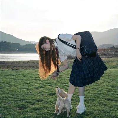比基尼少女